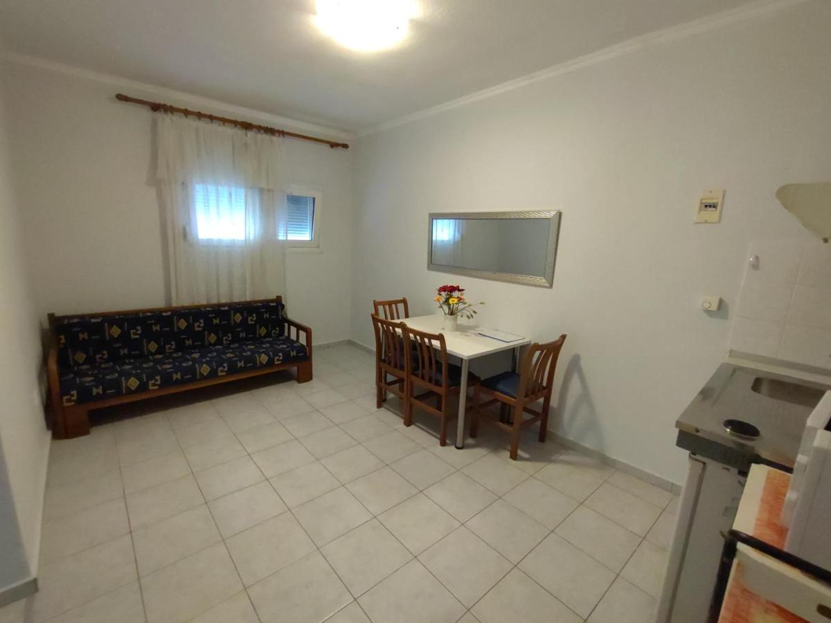 Ioli Garden Apartment ลีเมนาส ภายนอก รูปภาพ